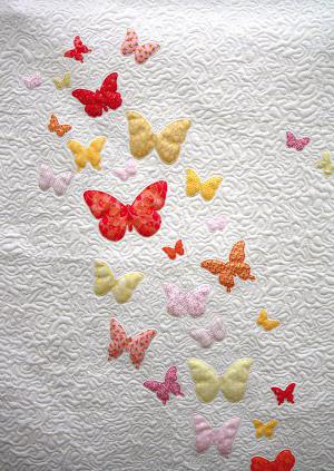 Farfalle di carta ondulata: decorazione elegante con le proprie mani