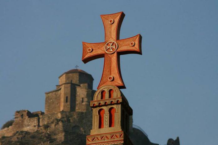 Croce georgiana sulla macchina